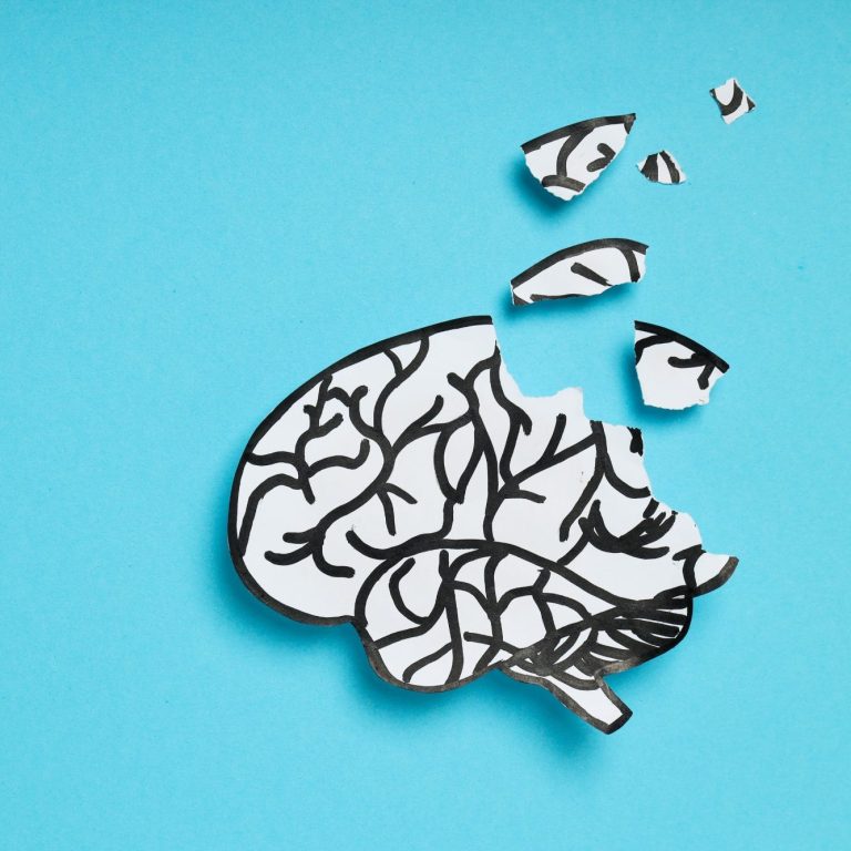 Figura de un cerebro dividiéndose debido a la perdida de capacidades de validación propias