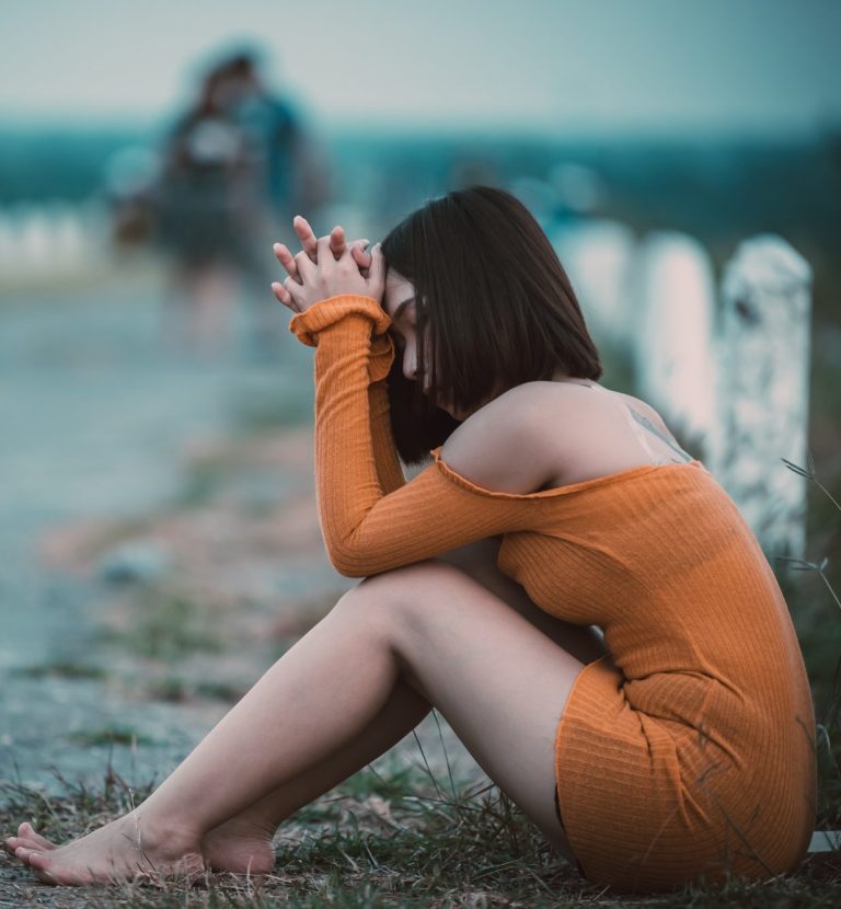 Soledad emocional tras una ruptura de pareja, proceso de duelo y reconstrucción personal